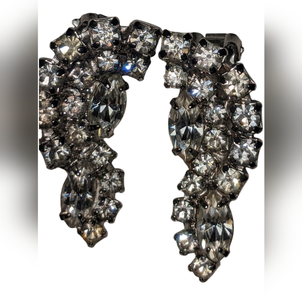 Rhinestone Crystal ClipOn Earrings Women's Mid Century Vintage Jewelry Beautiful